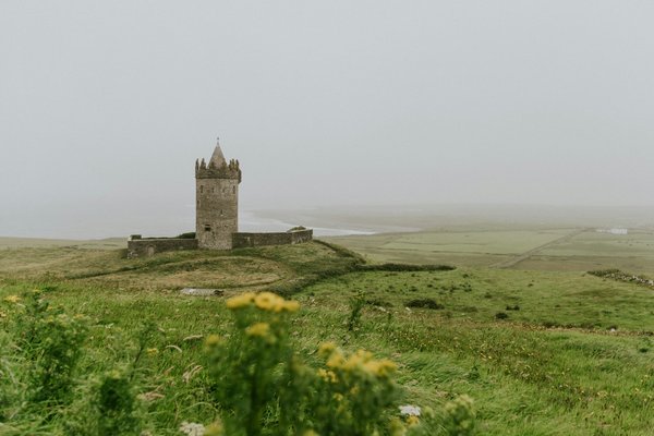 Comment organiser une visite des sites mégalithiques en Irlande ?